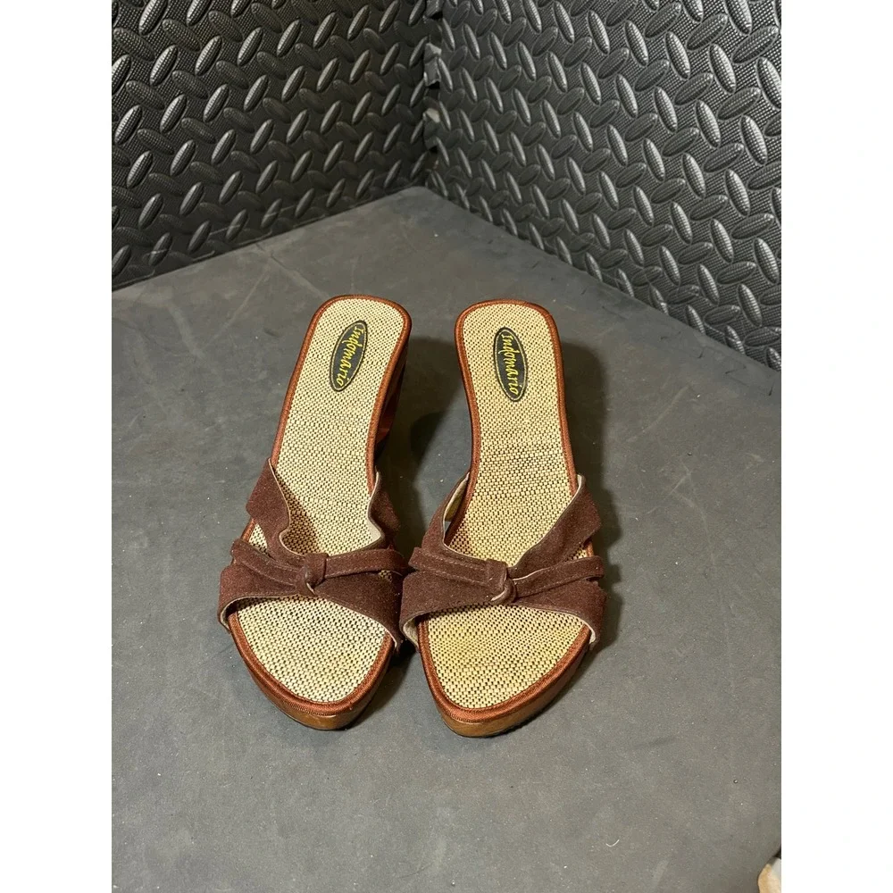 Indomario Sandals Size 8 Brown Wood Wedge Heart Cutout Carved Floral Suede Shoe